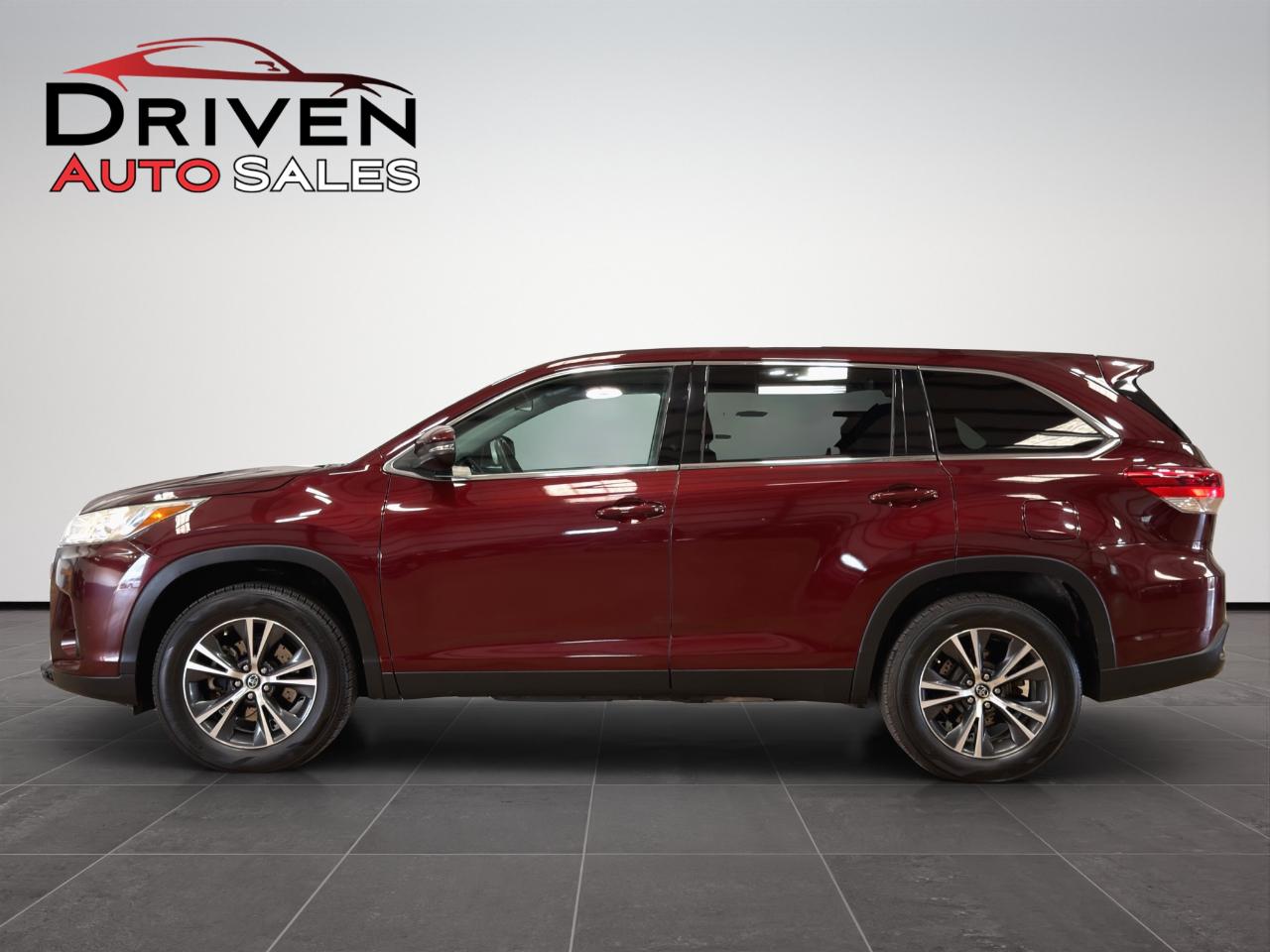 2019 Toyota Highlander LE V6 FWD (Natl)