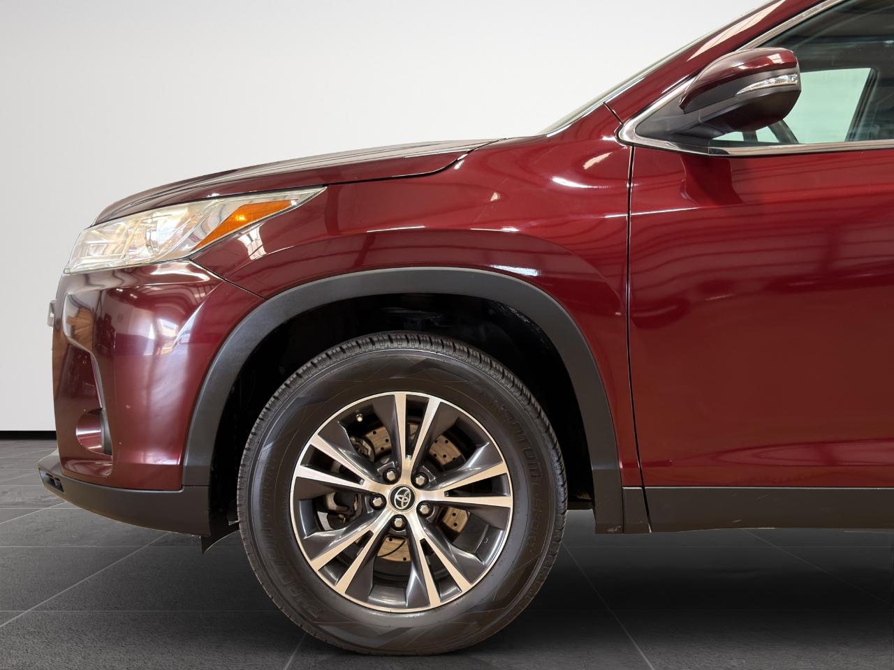 Toyota Highlander LE V6 FWD (Natl) 2019