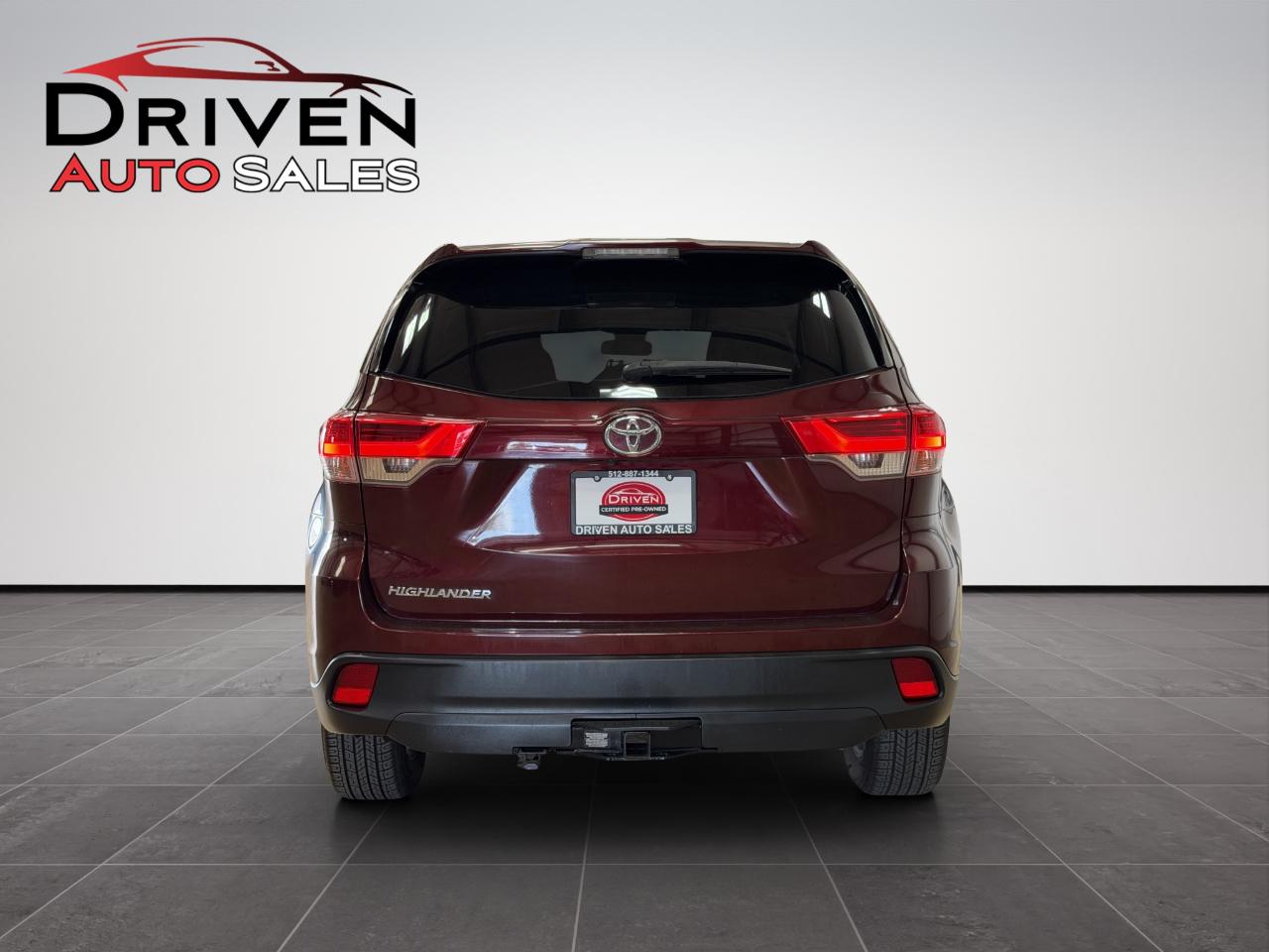 Toyota Highlander LE V6 FWD (Natl) 2019