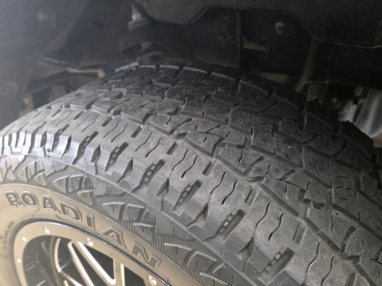 Toyota Tundra 2WD Truck Double Cab 5.7L V8 6-Spd AT SR5 (Natl) 2014