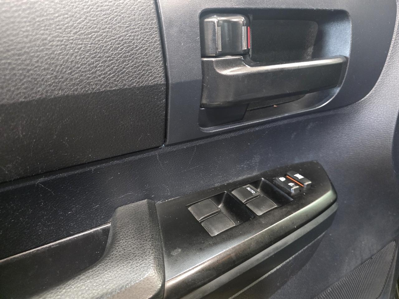 Toyota Tundra 2WD Truck Double Cab 5.7L V8 6-Spd AT SR5 (Natl) 2014