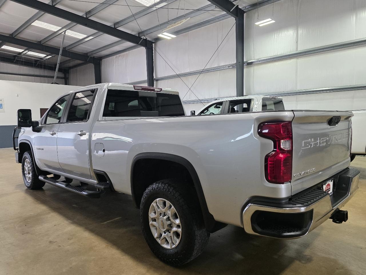 Chevrolet Silverado 3500HD 4WD Crew Cab 172" LT 2022