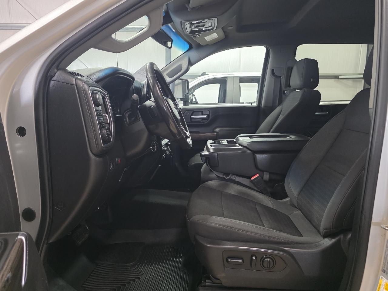 Chevrolet Silverado 3500HD 4WD Crew Cab 172" LT 2022