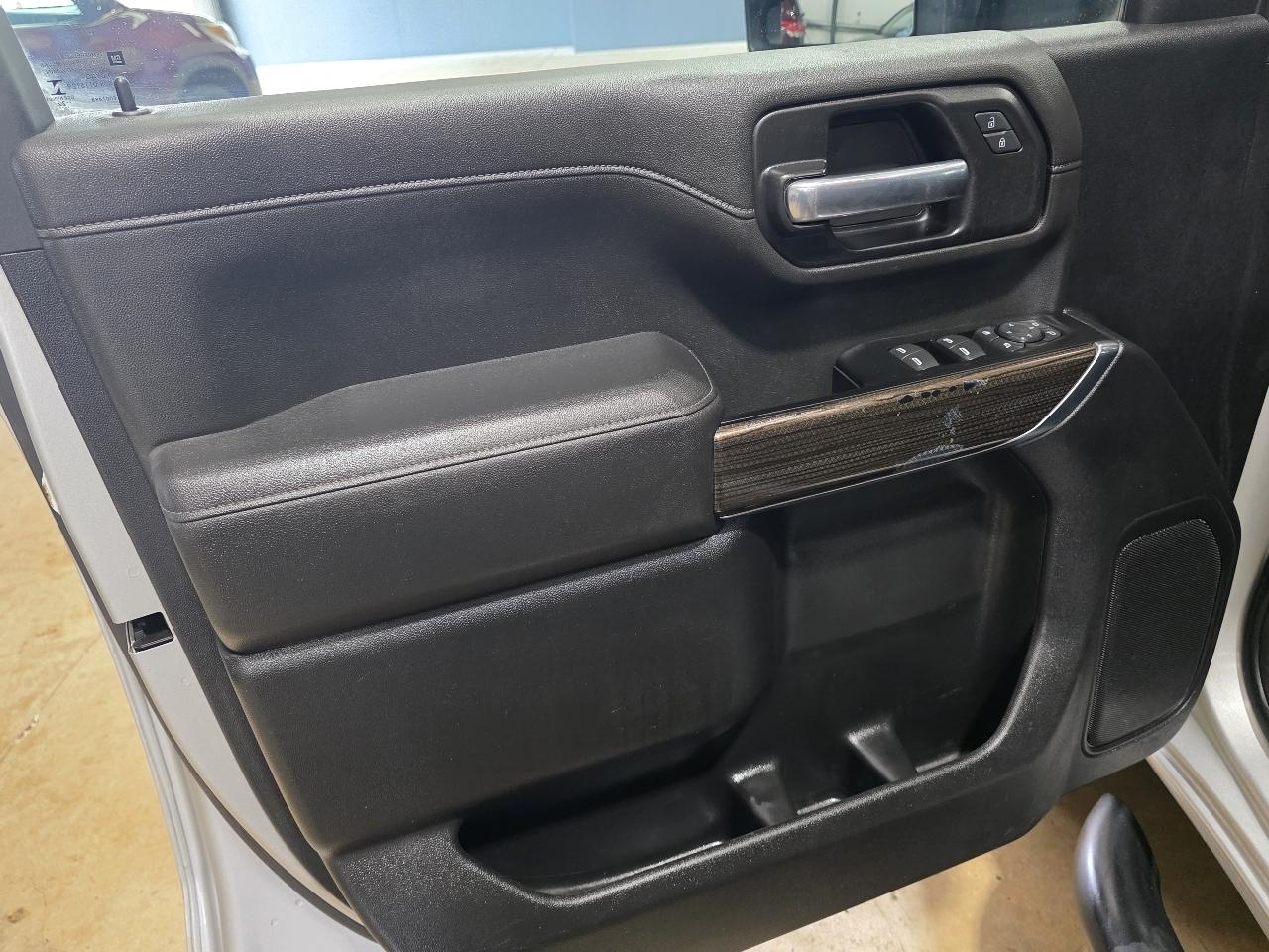Chevrolet Silverado 3500HD 4WD Crew Cab 172" LT 2022