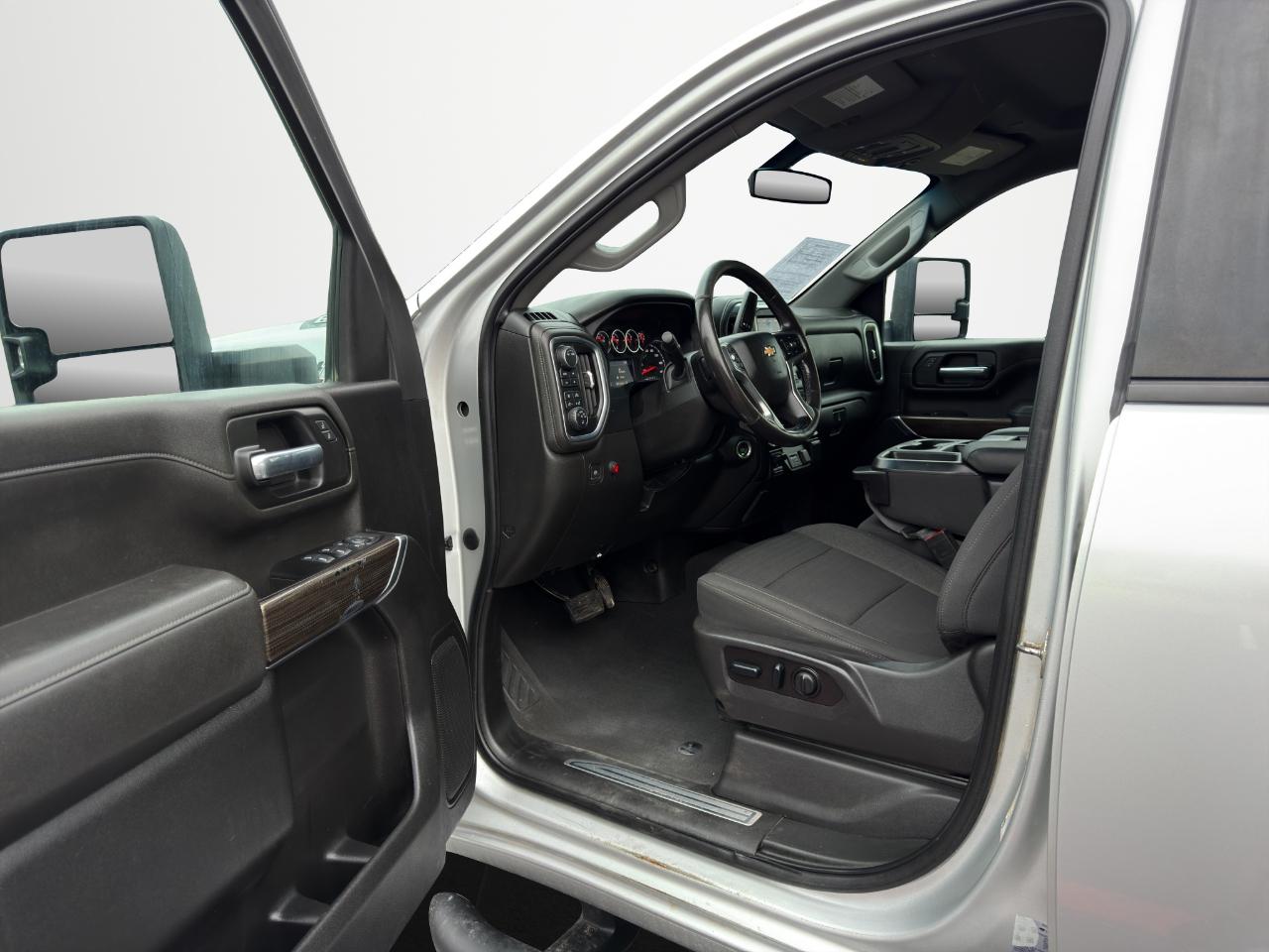 Chevrolet Silverado 3500HD 4WD Crew Cab 172" LT 2022