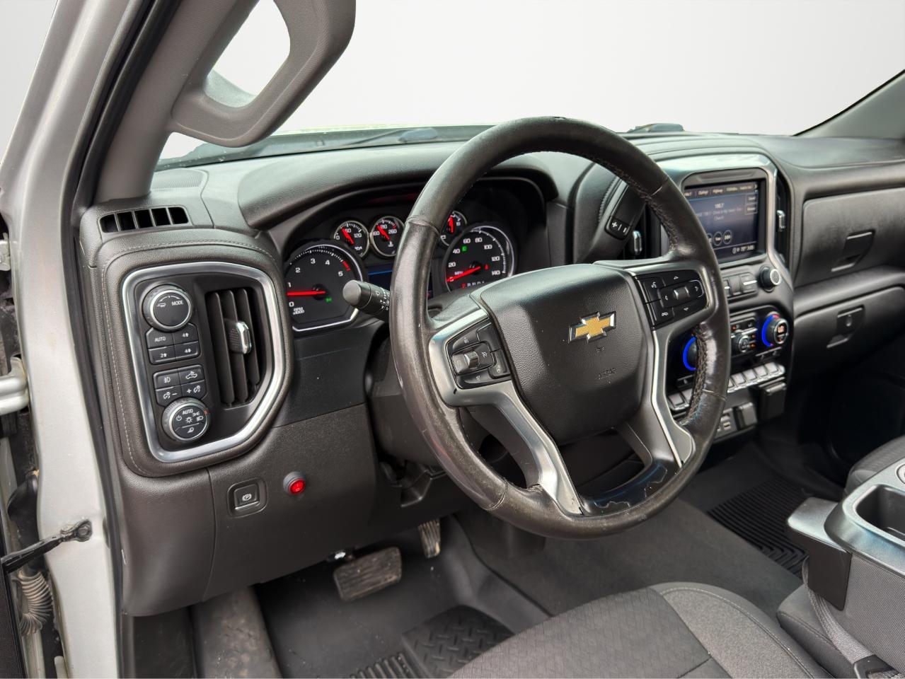 Chevrolet Silverado 3500HD 4WD Crew Cab 172" LT 2022