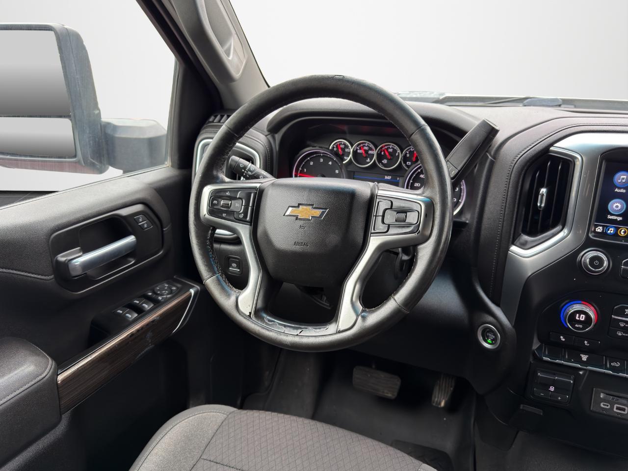 Chevrolet Silverado 3500HD 4WD Crew Cab 172" LT 2022