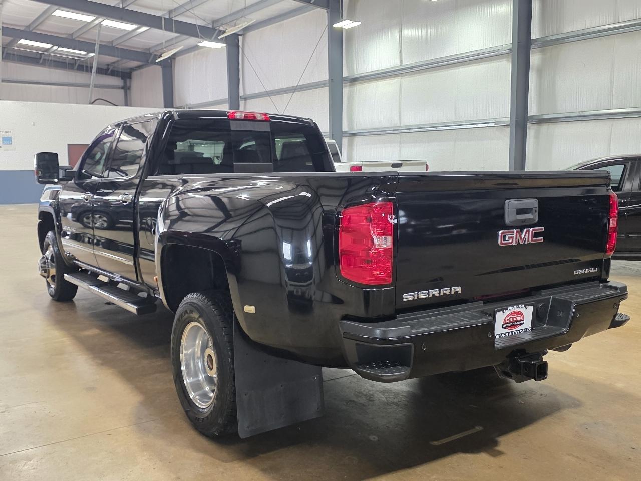 GMC Sierra 3500HD 4WD Crew Cab 167.7" Denali 2018
