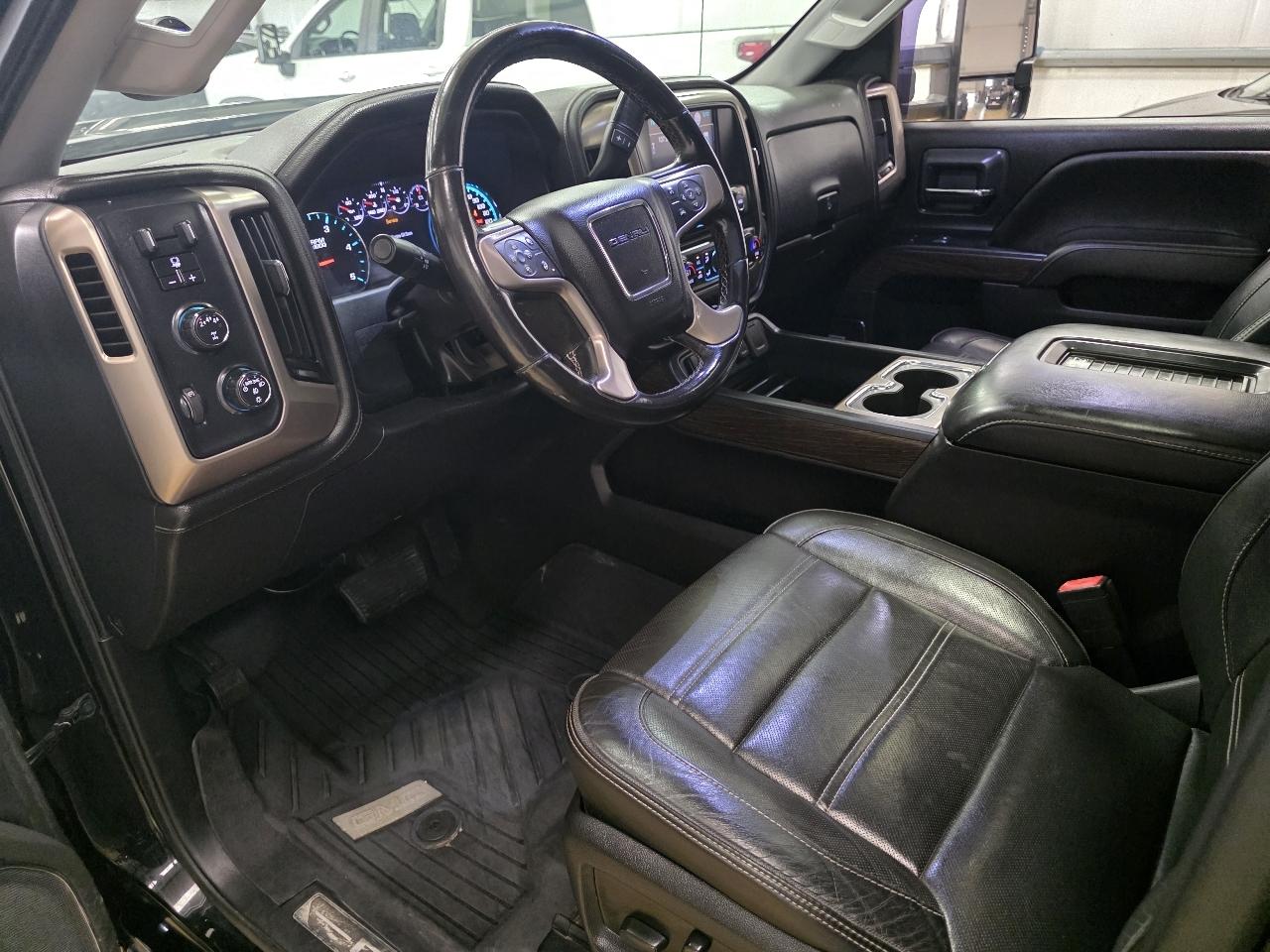 GMC Sierra 3500HD 4WD Crew Cab 167.7" Denali 2018