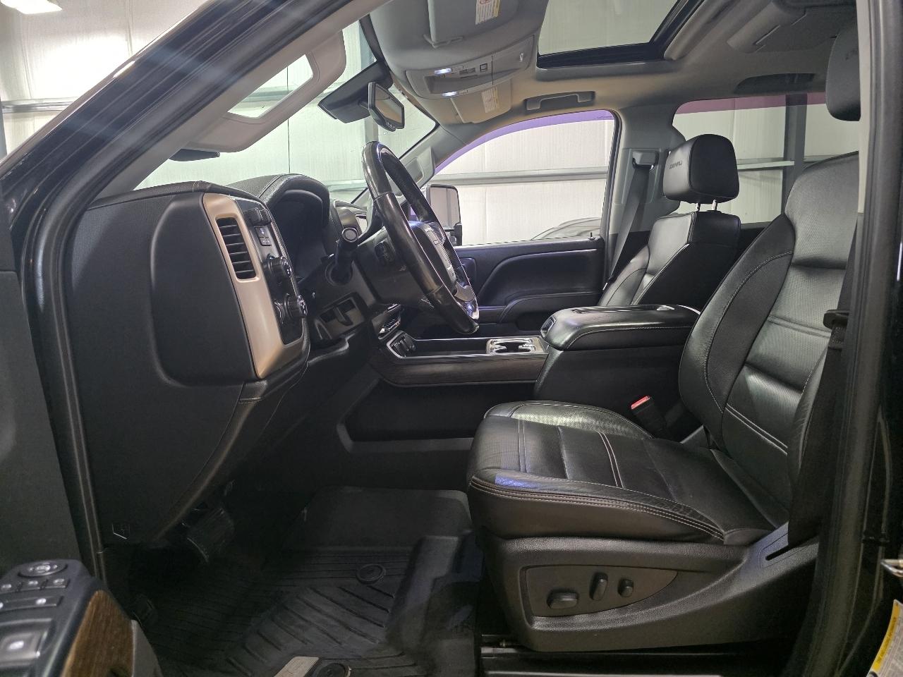GMC Sierra 3500HD 4WD Crew Cab 167.7" Denali 2018