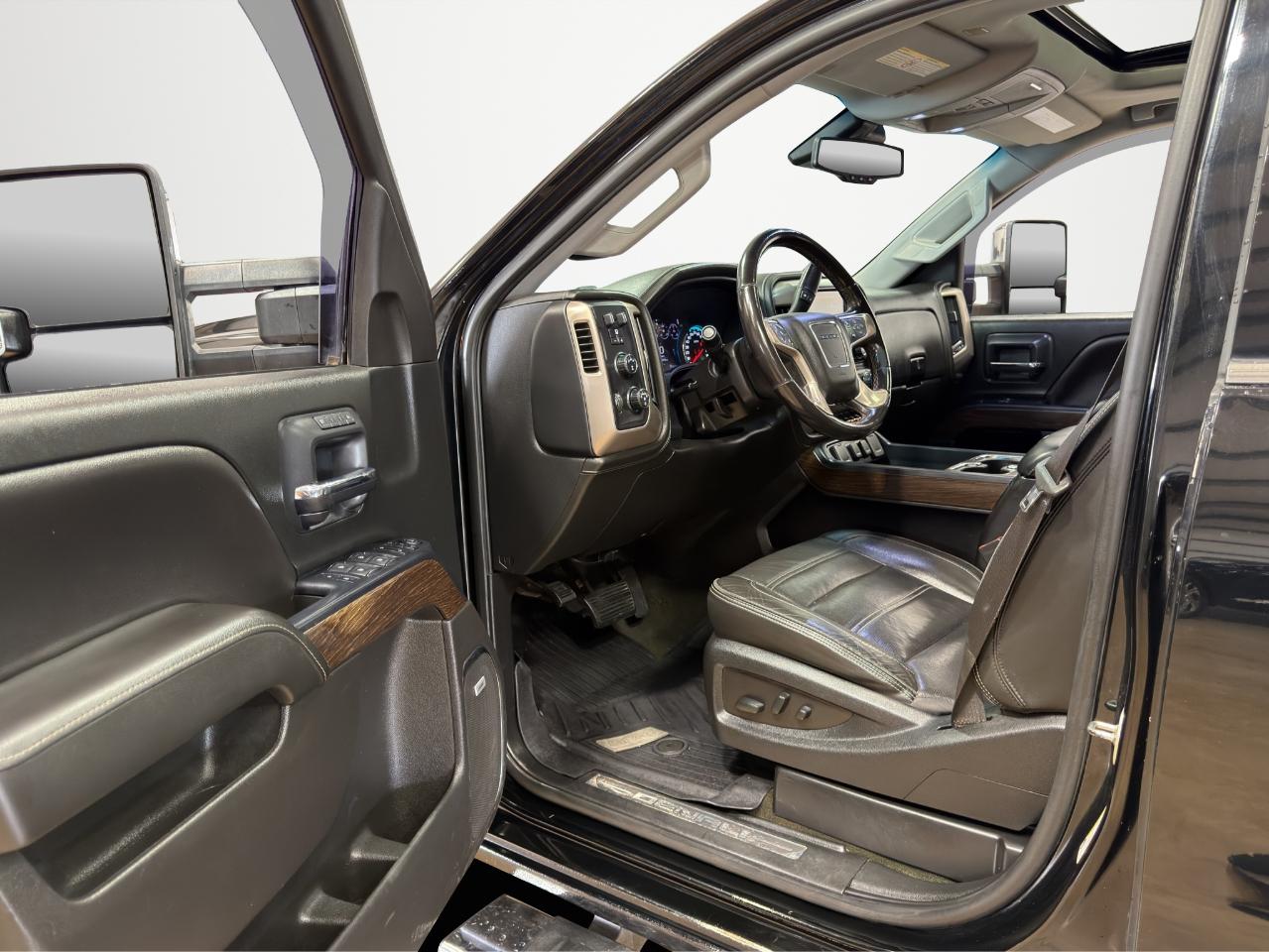 GMC Sierra 3500HD 4WD Crew Cab 167.7" Denali 2018