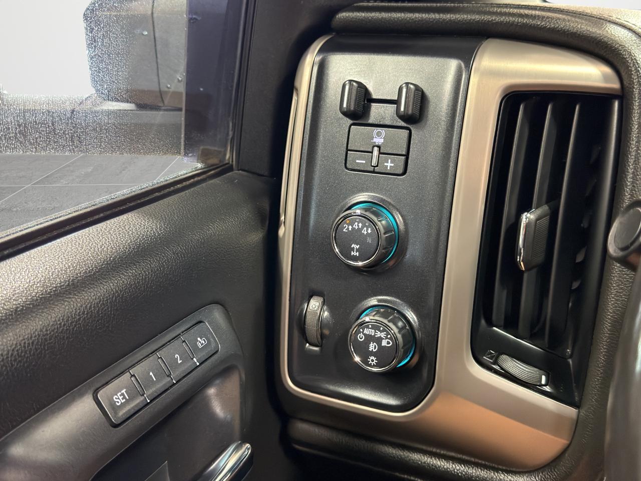 GMC Sierra 3500HD 4WD Crew Cab 167.7" Denali 2018