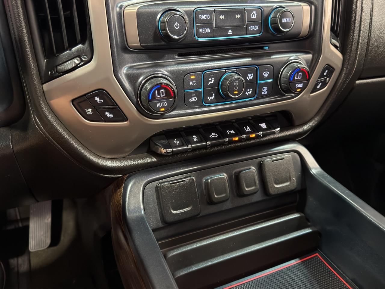 GMC Sierra 3500HD 4WD Crew Cab 167.7" Denali 2018