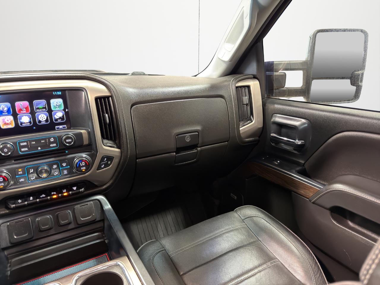 GMC Sierra 3500HD 4WD Crew Cab 167.7" Denali 2018