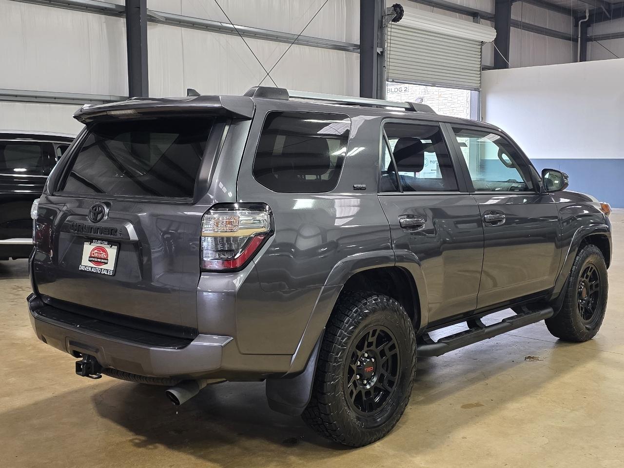Toyota 4Runner SR5 Premium 2WD (Natl) 2022