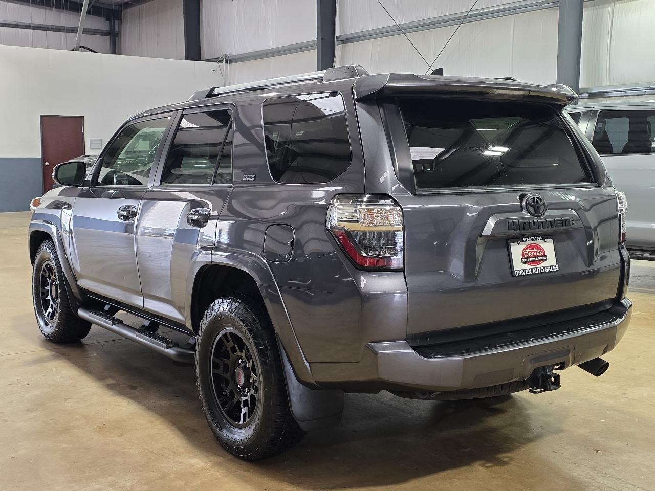 Toyota 4Runner SR5 Premium 2WD (Natl) 2022