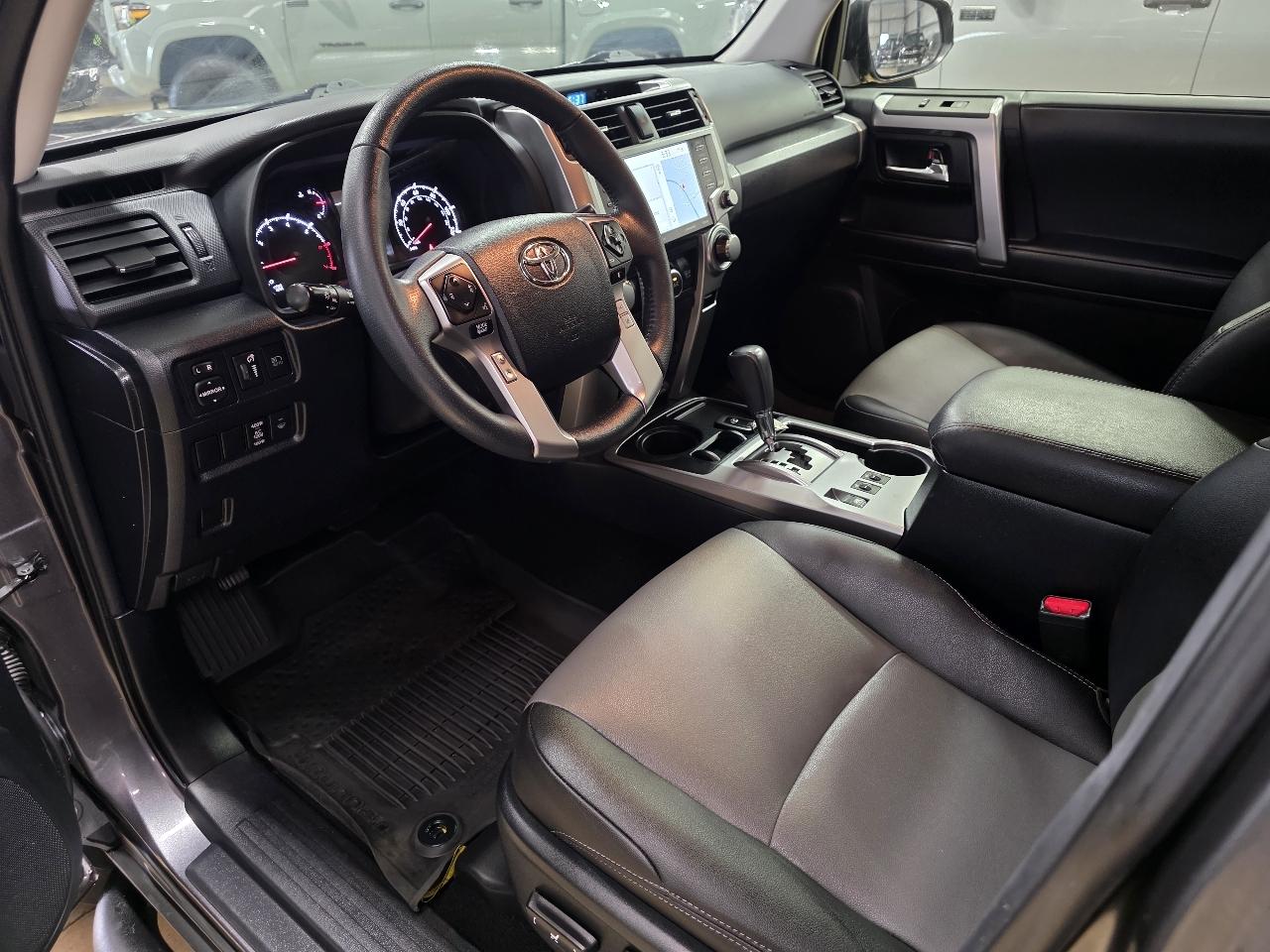 Toyota 4Runner SR5 Premium 2WD (Natl) 2022