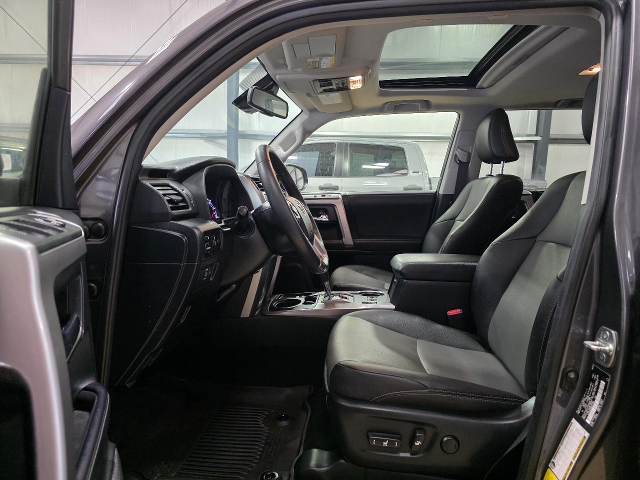 Toyota 4Runner SR5 Premium 2WD (Natl) 2022