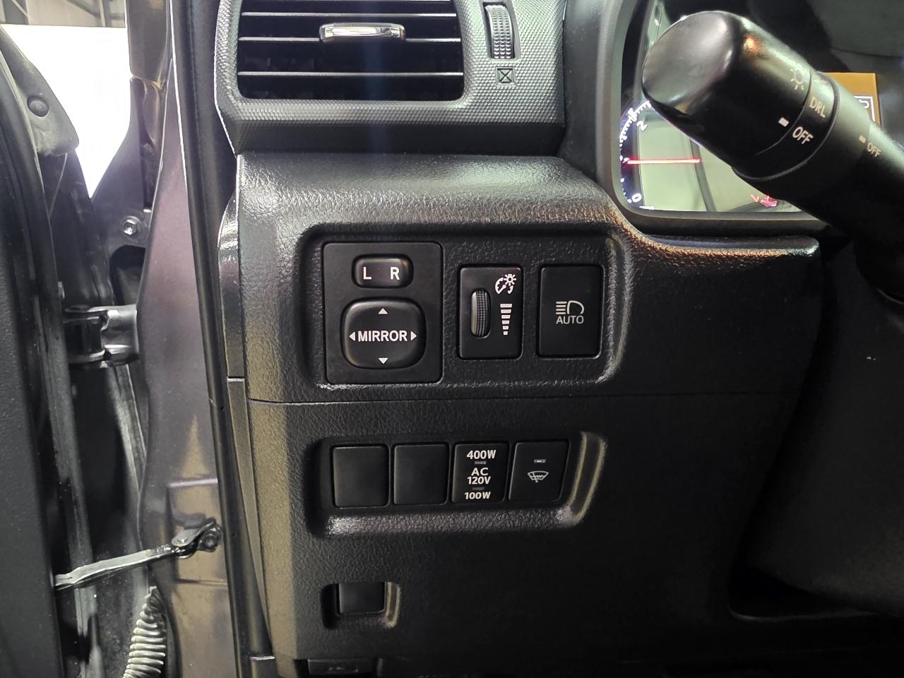 Toyota 4Runner SR5 Premium 2WD (Natl) 2022