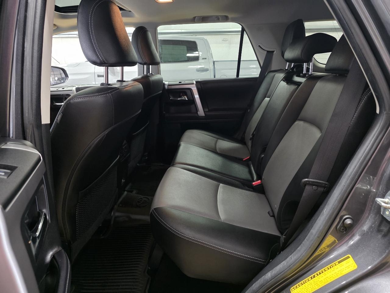Toyota 4Runner SR5 Premium 2WD (Natl) 2022