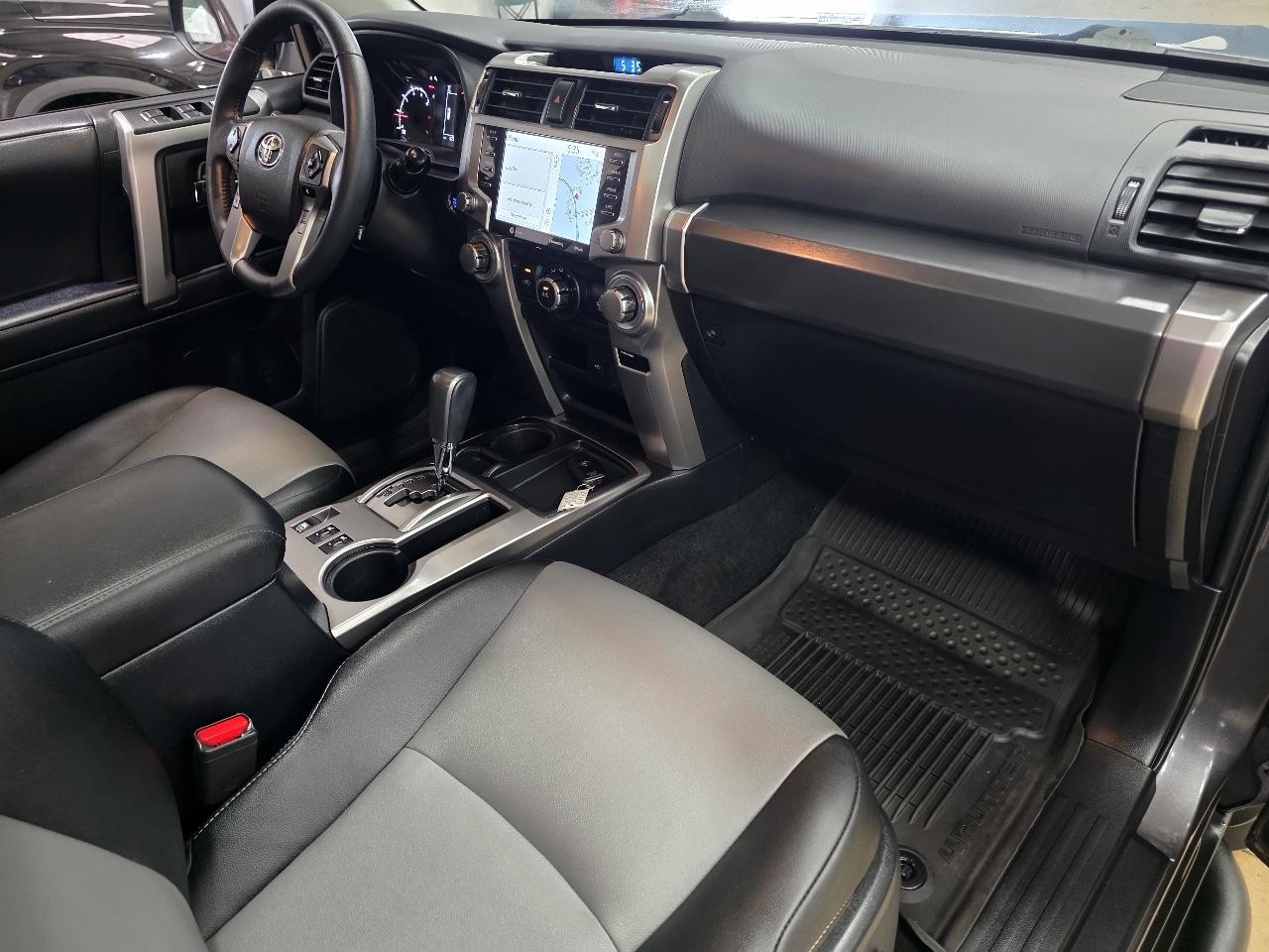 Toyota 4Runner SR5 Premium 2WD (Natl) 2022