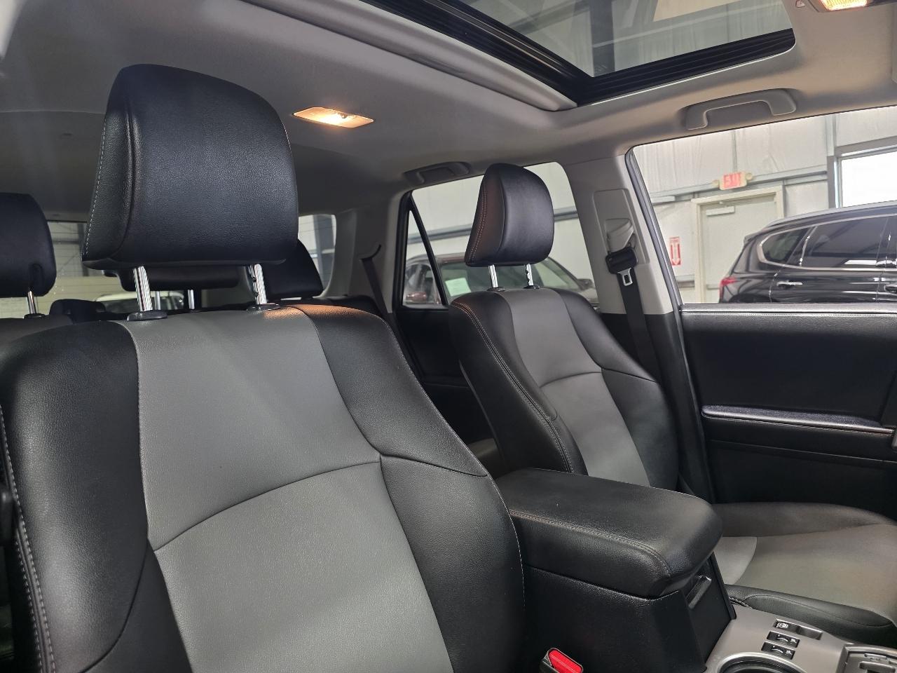 Toyota 4Runner SR5 Premium 2WD (Natl) 2022