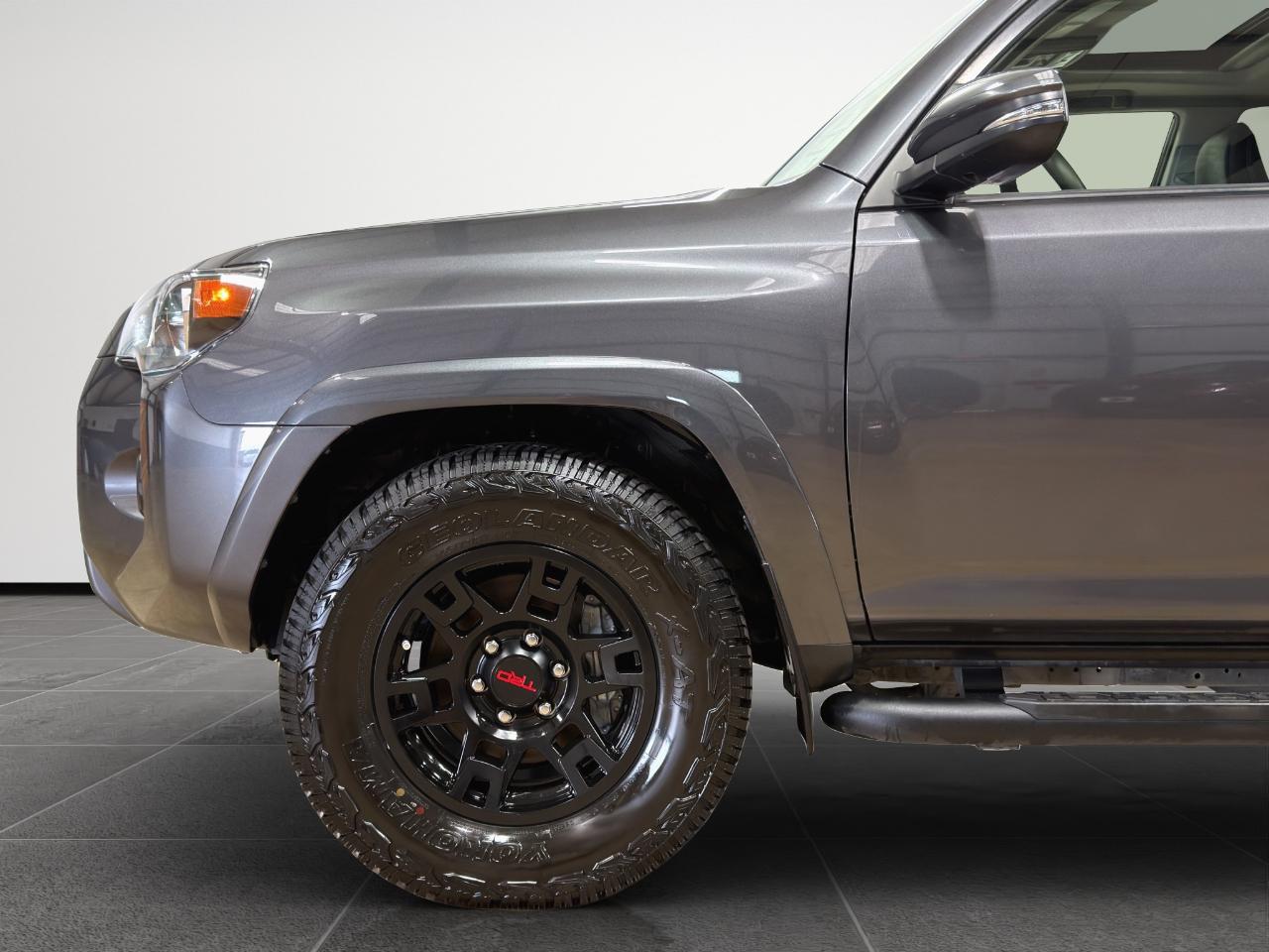 Toyota 4Runner SR5 Premium 2WD (Natl) 2022