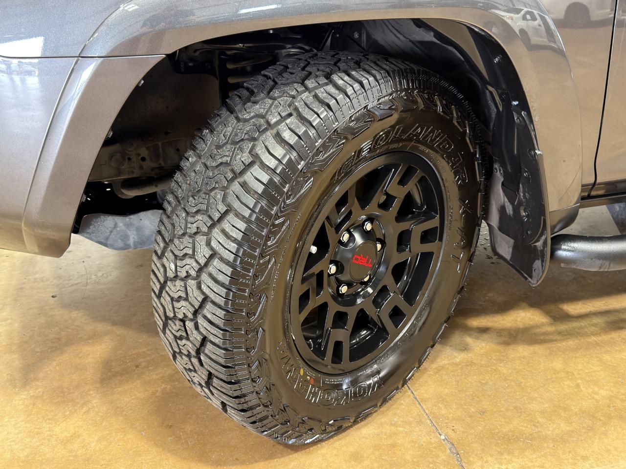 Toyota 4Runner SR5 Premium 2WD (Natl) 2022