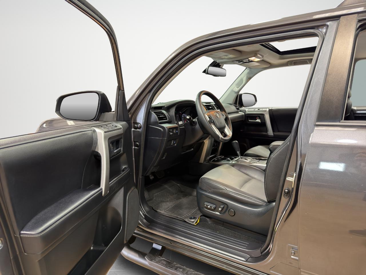 Toyota 4Runner SR5 Premium 2WD (Natl) 2022