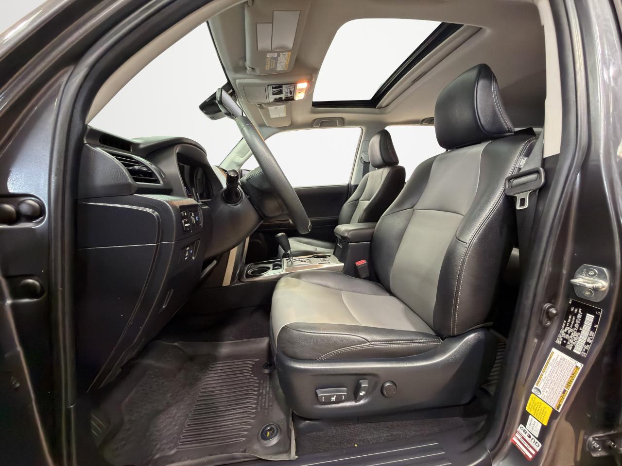 Toyota 4Runner SR5 Premium 2WD (Natl) 2022