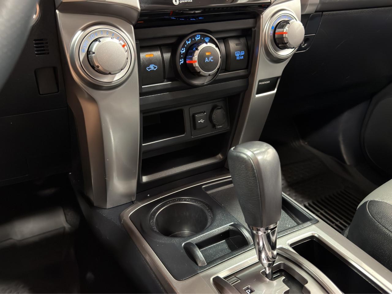 Toyota 4Runner SR5 Premium 2WD (Natl) 2022