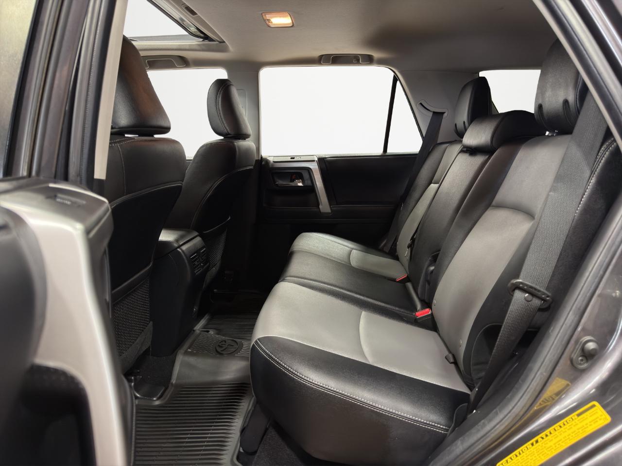 Toyota 4Runner SR5 Premium 2WD (Natl) 2022