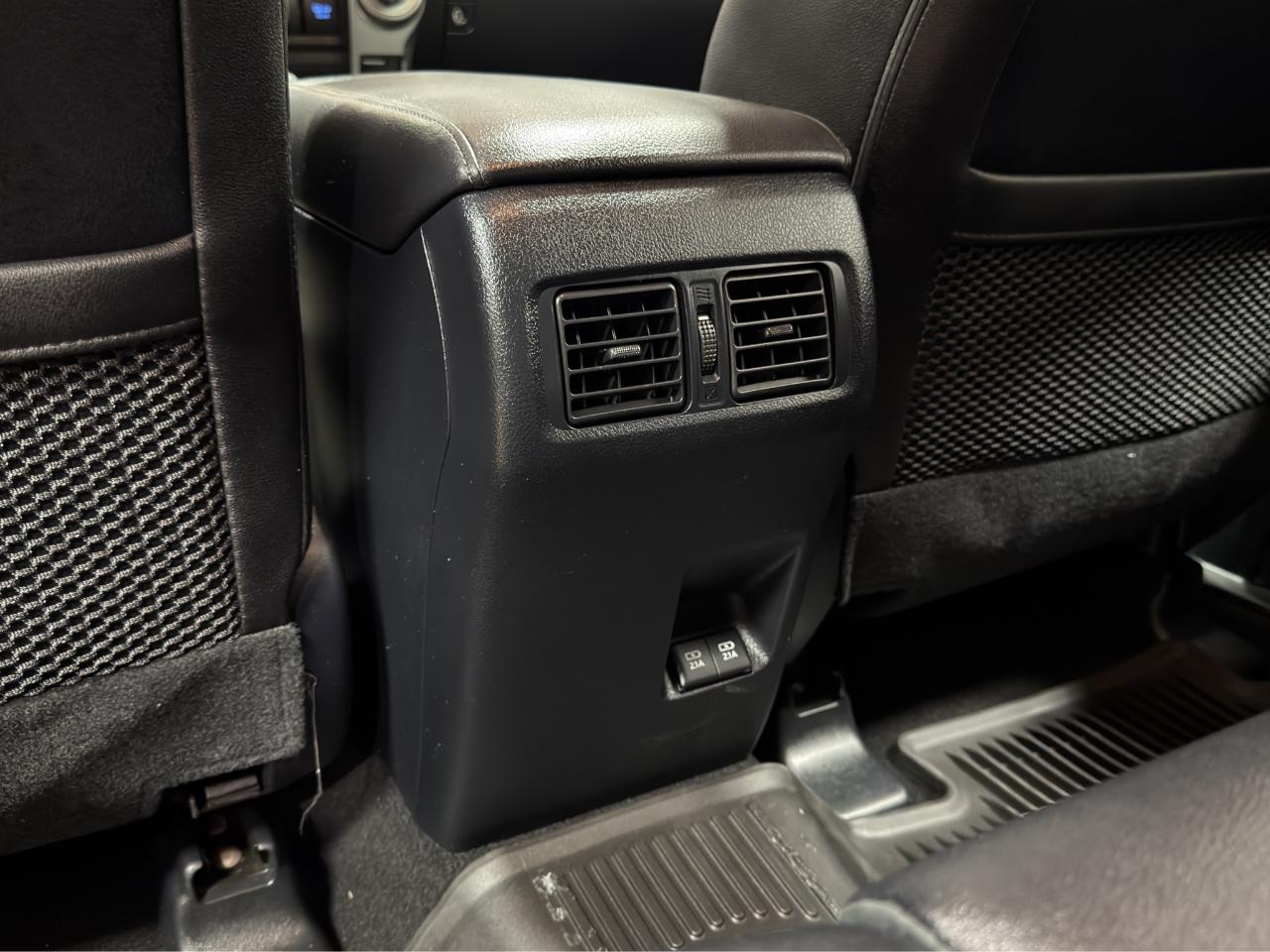 Toyota 4Runner SR5 Premium 2WD (Natl) 2022
