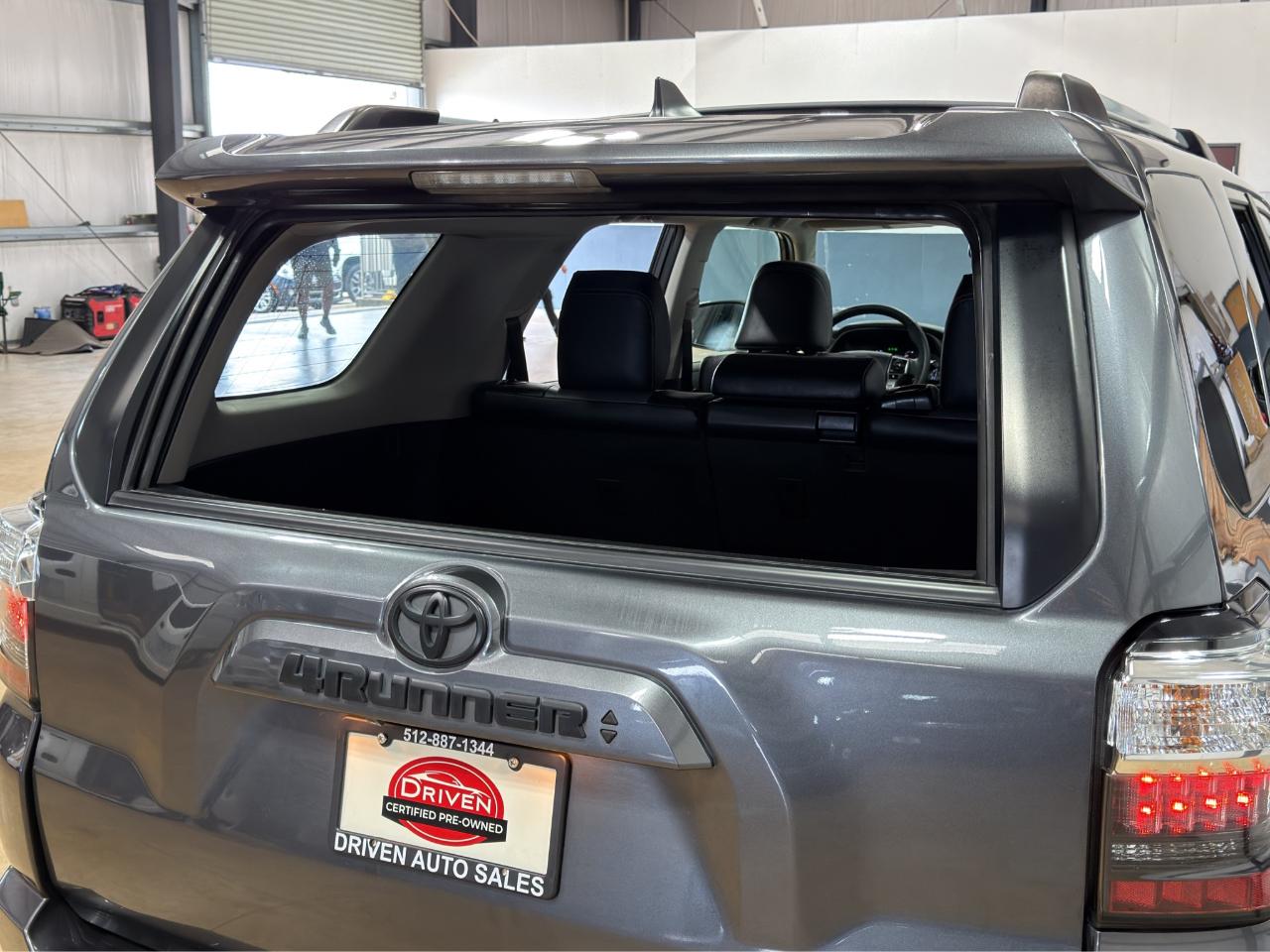 Toyota 4Runner SR5 Premium 2WD (Natl) 2022