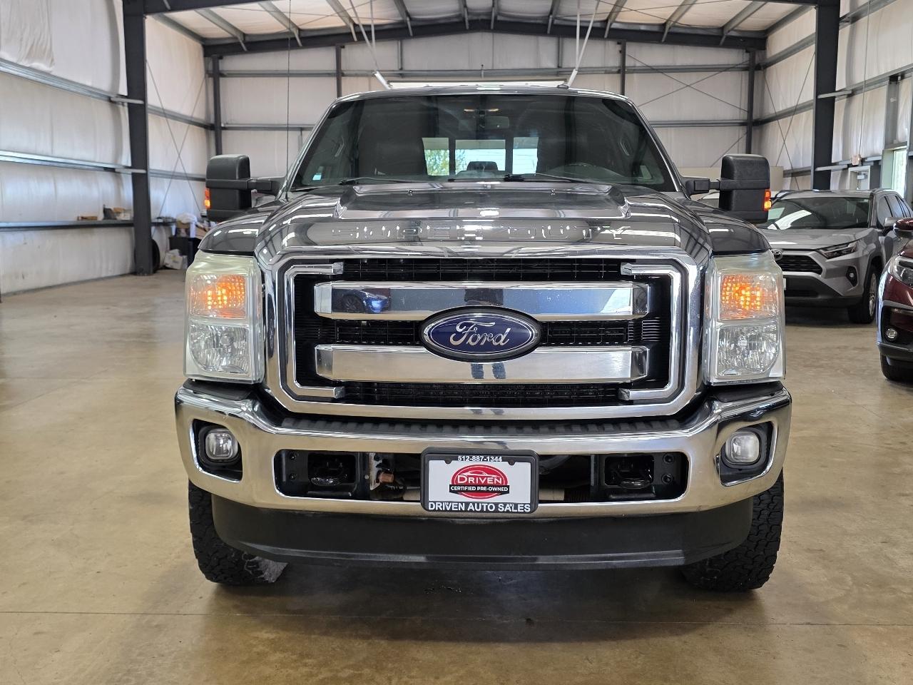Ford Super Duty F-250 SRW Lariat 4WD Crew Cab 8' Box 2015