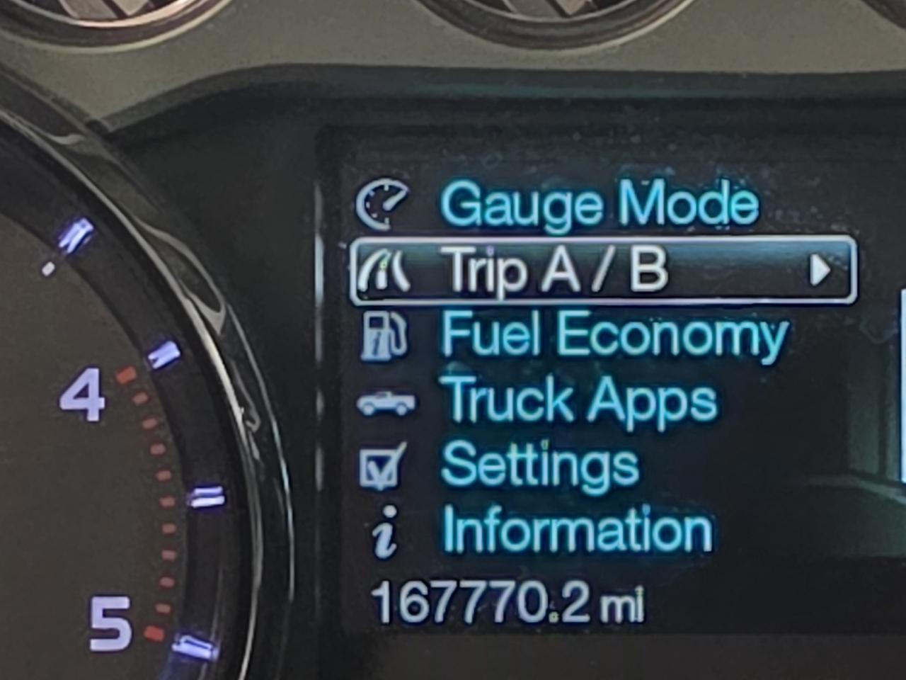 Ford Super Duty F-250 SRW Lariat 4WD Crew Cab 8' Box 2015