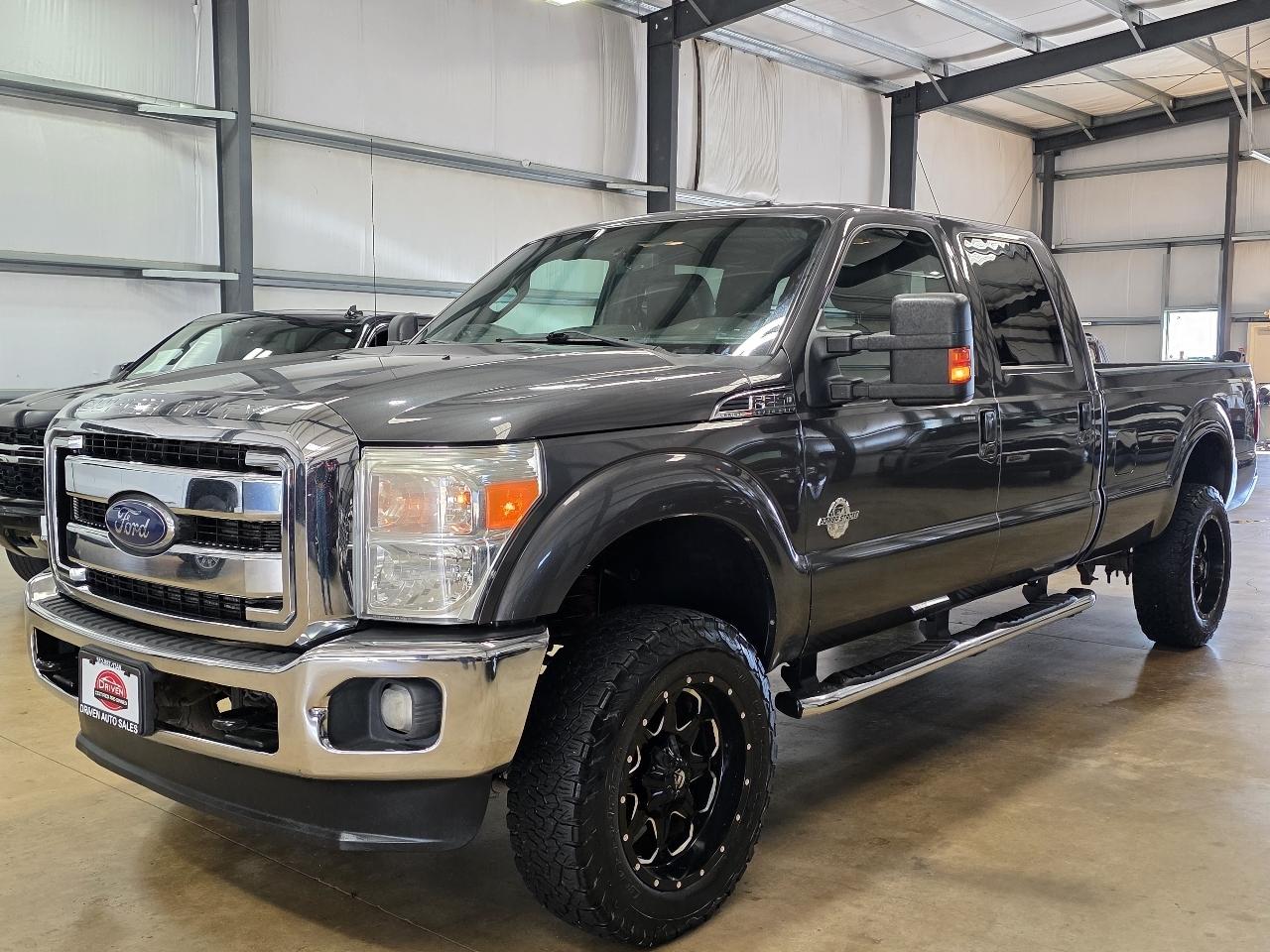 Ford Super Duty F-250 SRW Lariat 4WD Crew Cab 8' Box 2015