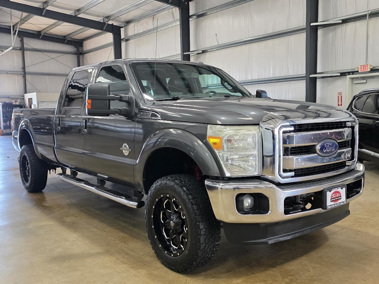 Ford Super Duty F-250 SRW Lariat 4WD Crew Cab 8' Box 2015