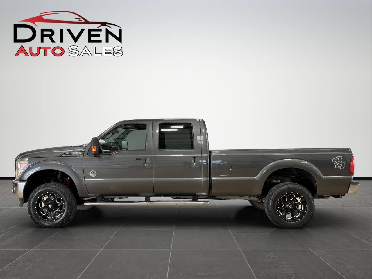Ford Super Duty F-250 SRW Lariat 4WD Crew Cab 8' Box 2015