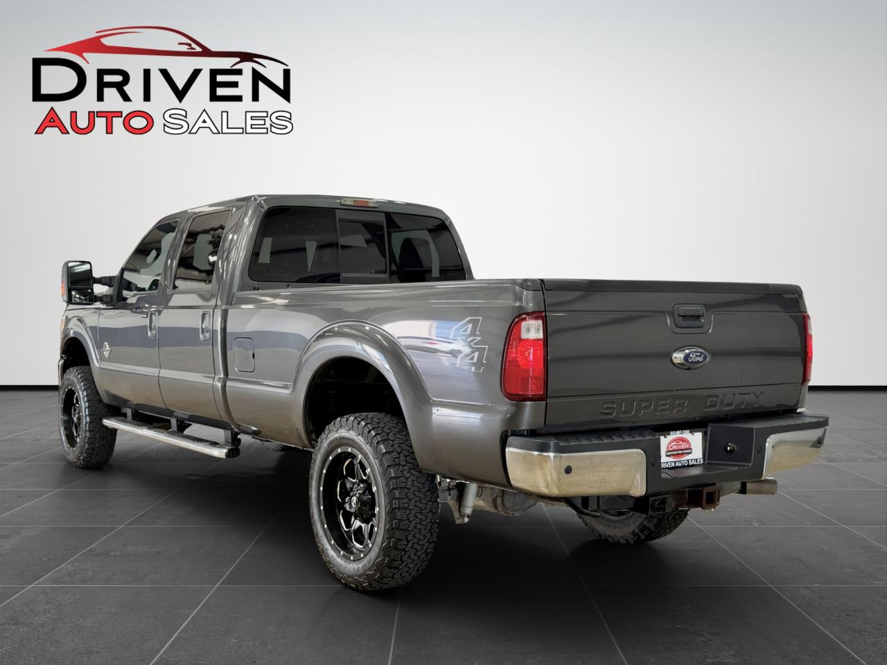 Ford Super Duty F-250 SRW Lariat 4WD Crew Cab 8' Box 2015