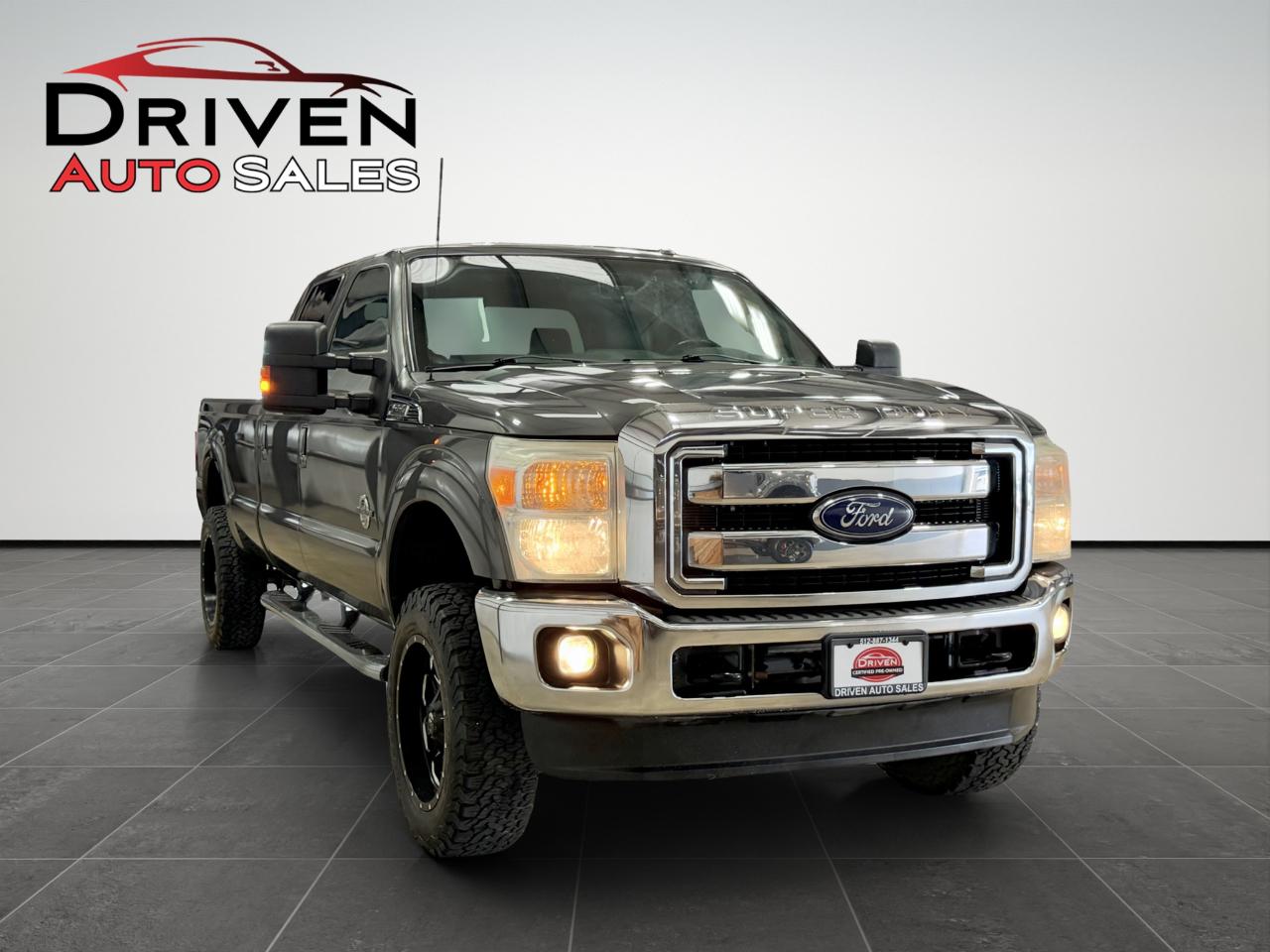 Ford Super Duty F-250 SRW Lariat 4WD Crew Cab 8' Box 2015