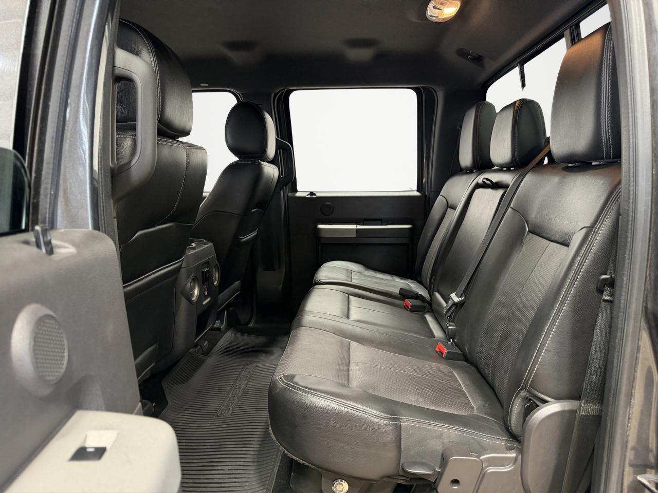 Ford Super Duty F-250 SRW Lariat 4WD Crew Cab 8' Box 2015