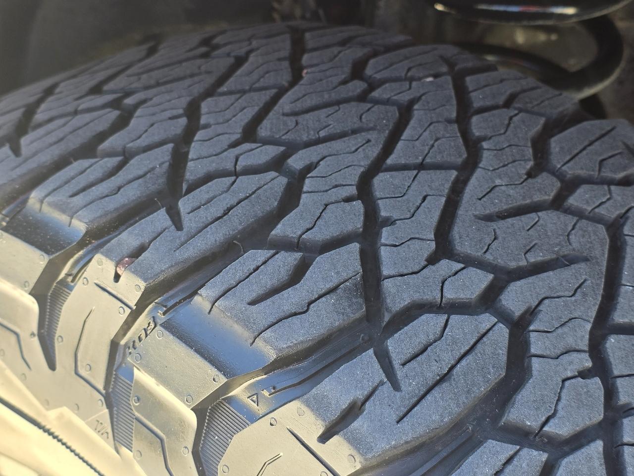 Ford Super Duty F-350 SRW Lariat 4WD Crew Cab 6.75' Box 2023