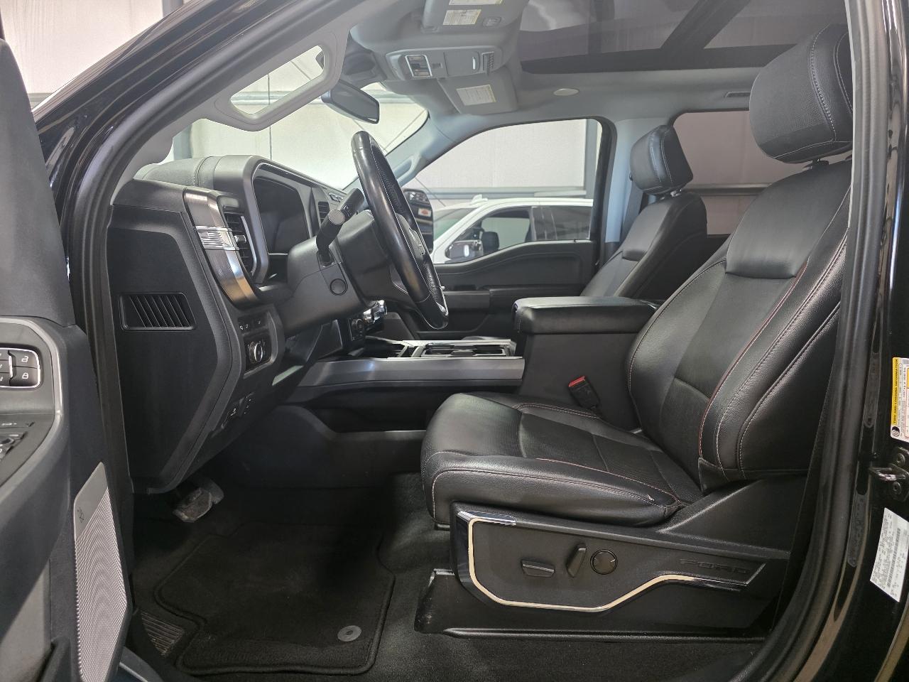 Ford Super Duty F-350 SRW Lariat 4WD Crew Cab 6.75' Box 2023