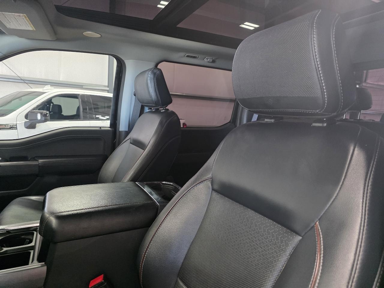 Ford Super Duty F-350 SRW Lariat 4WD Crew Cab 6.75' Box 2023