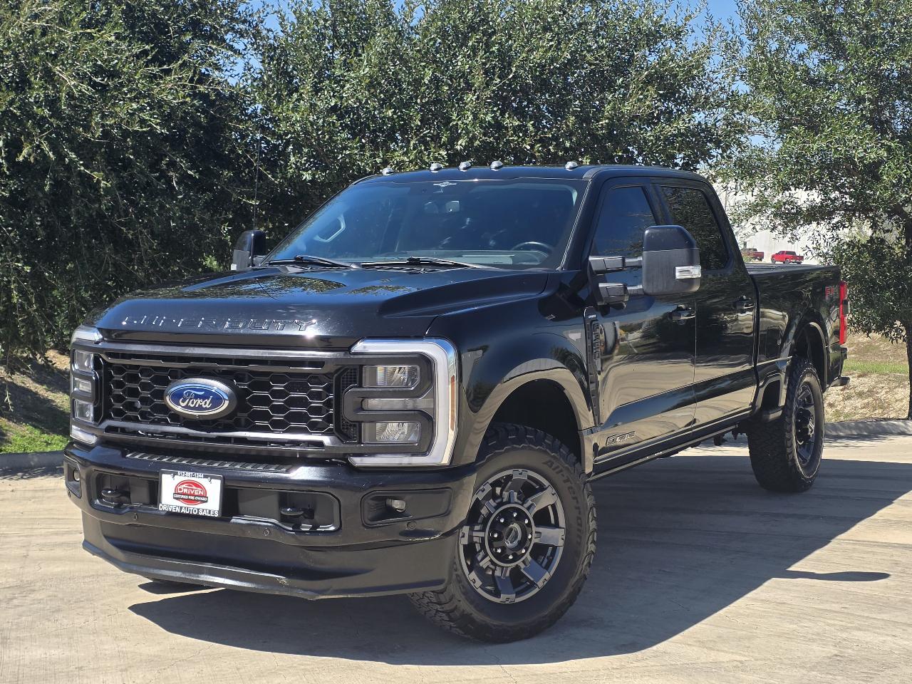 2023 Ford Super Duty F-350 SRW Lariat 4WD Crew Cab 6.75' Box