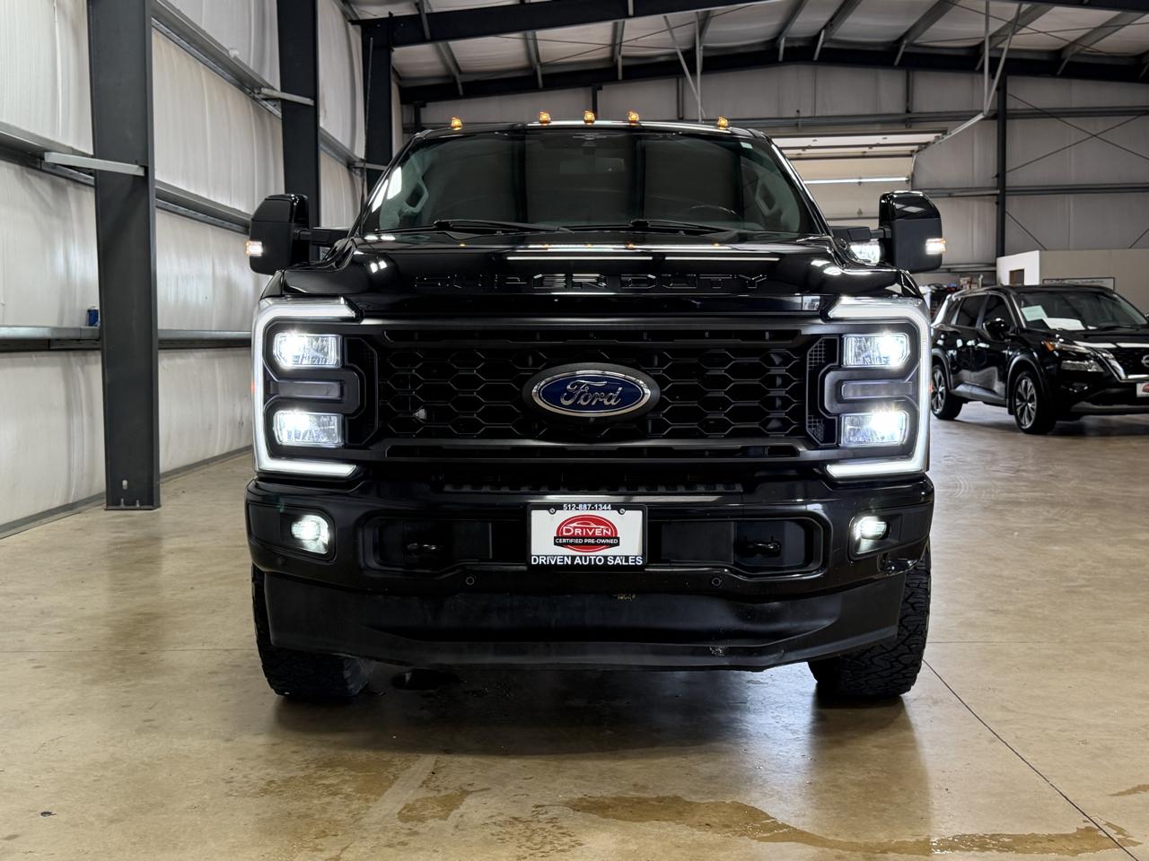 Ford Super Duty F-350 SRW Lariat 4WD Crew Cab 6.75' Box 2023