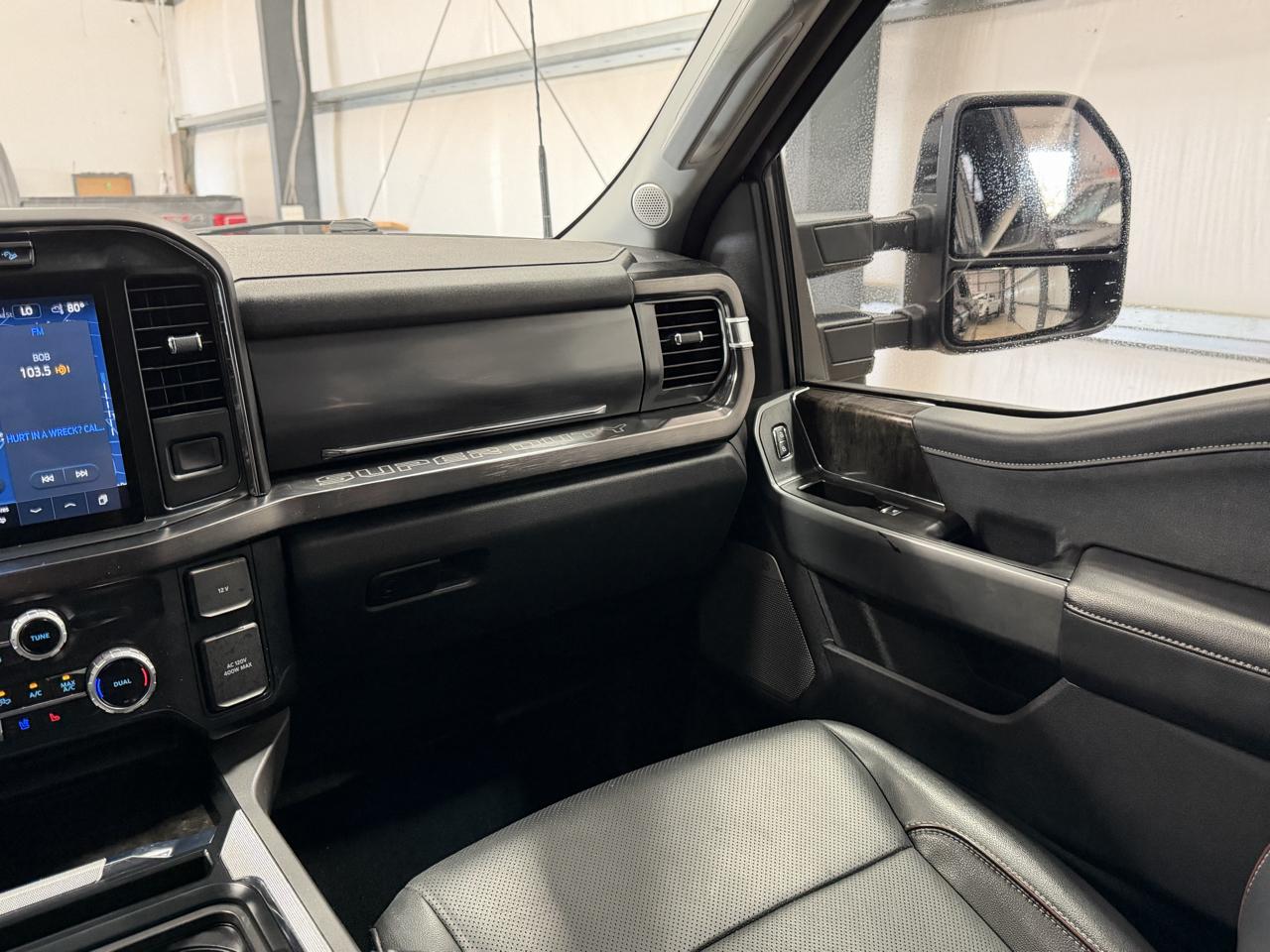 Ford Super Duty F-350 SRW Lariat 4WD Crew Cab 6.75' Box 2023