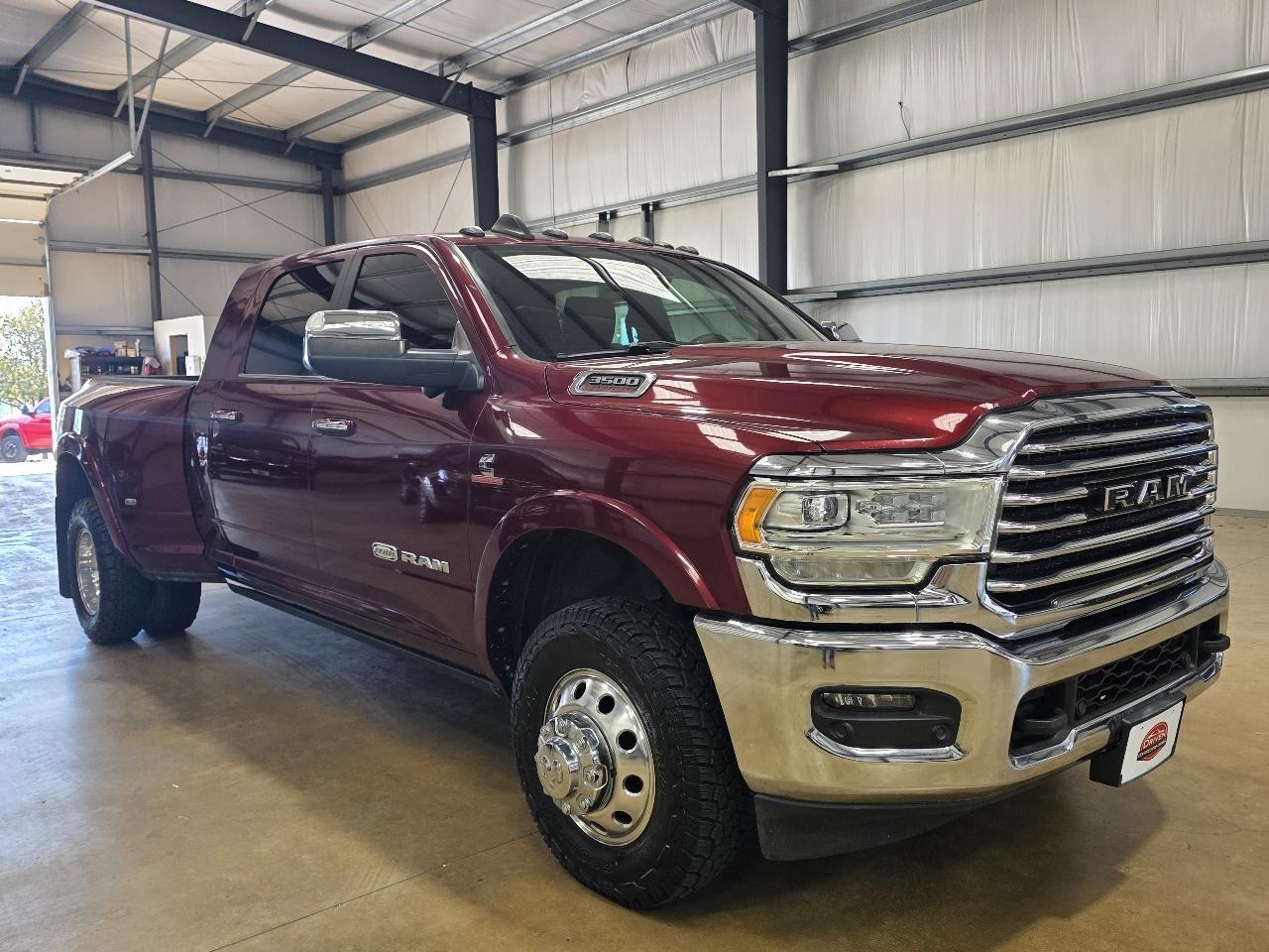 RAM 3500 Longhorn 4x4 Mega Cab 6'4" Box 2020