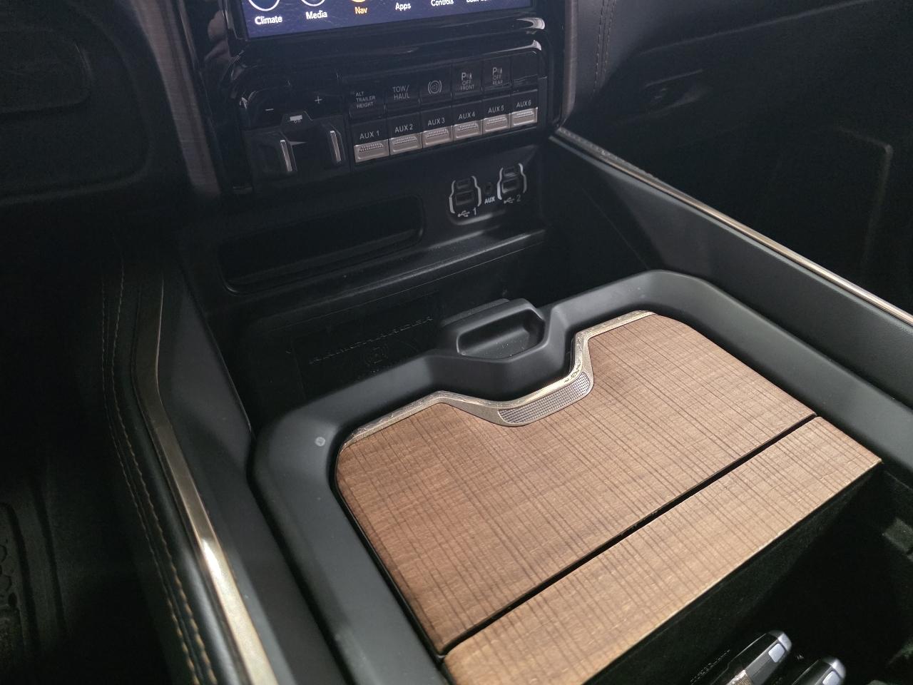 RAM 3500 Longhorn 4x4 Mega Cab 6'4" Box 2020
